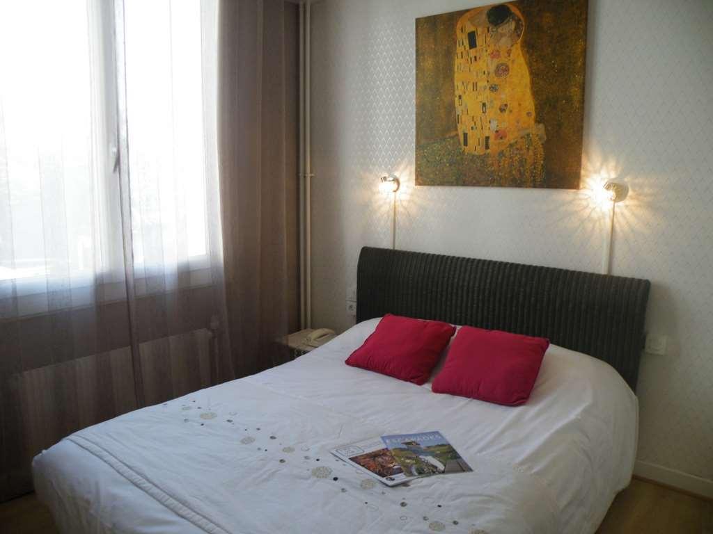 Brit Hotel Roanne - Le Grand Hotel חדר תמונה