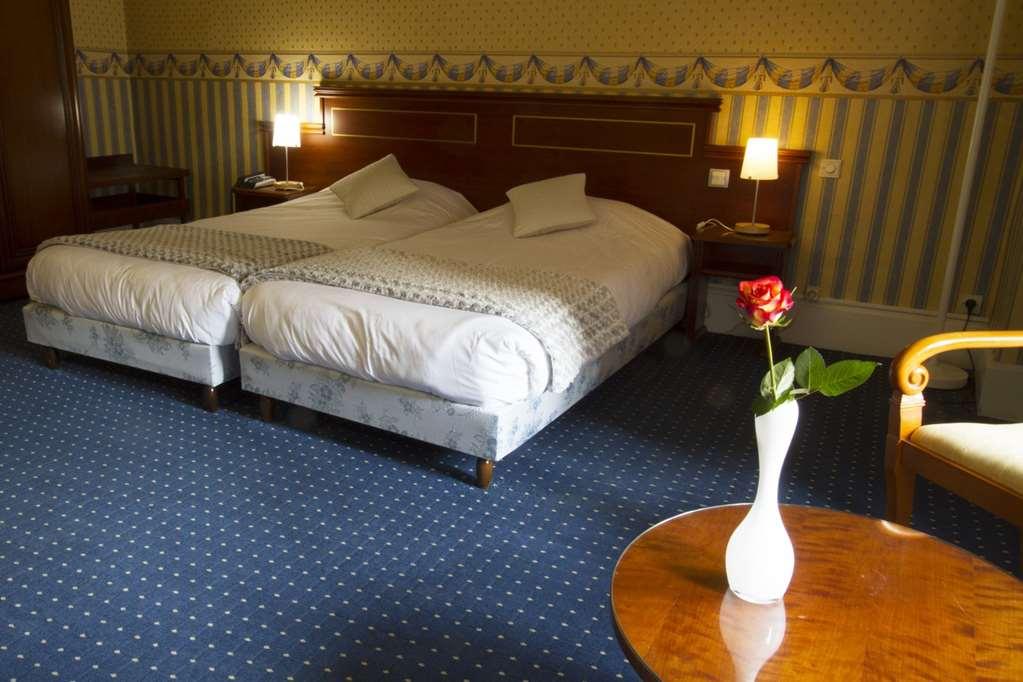 Brit Hotel Roanne - Le Grand Hotel חדר תמונה
