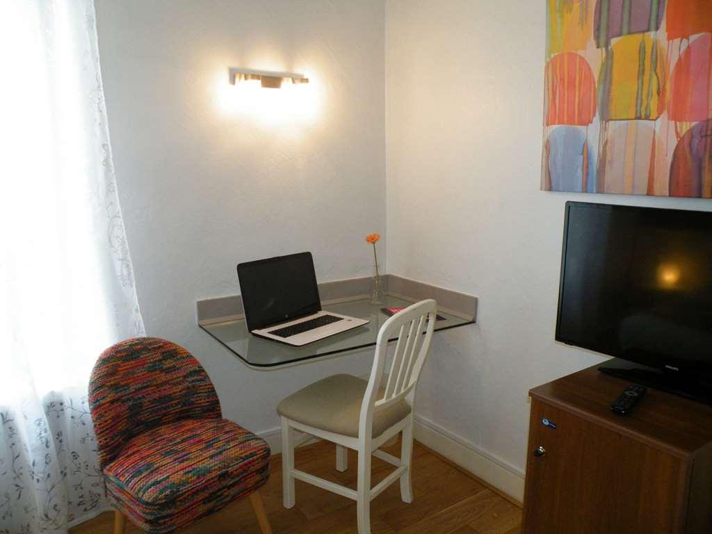 Brit Hotel Roanne - Le Grand Hotel חדר תמונה