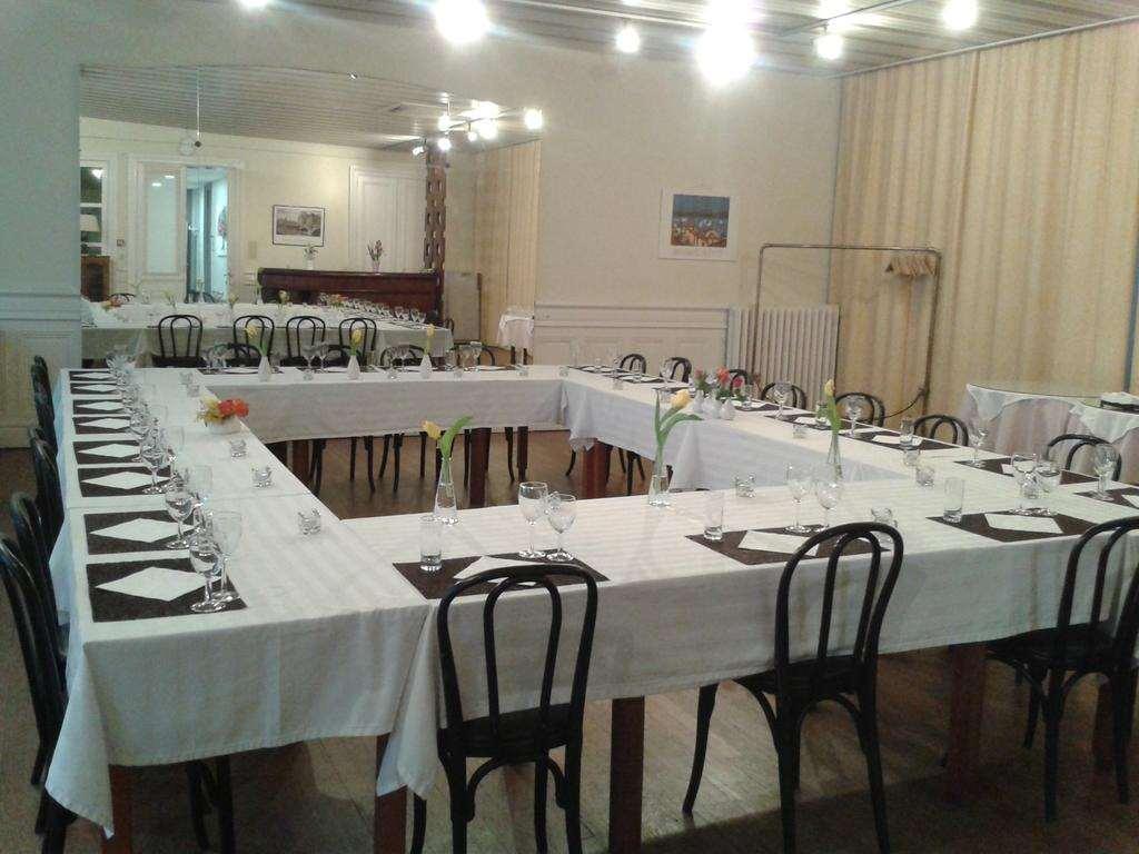 Brit Hotel Roanne - Le Grand Hotel מסעדה תמונה