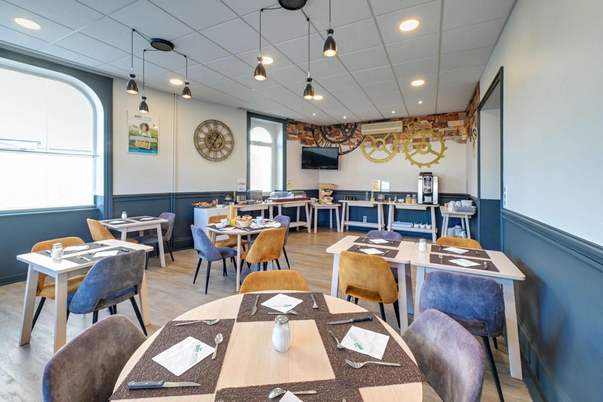 Brit Hotel Roanne - Le Grand Hotel מראה חיצוני תמונה