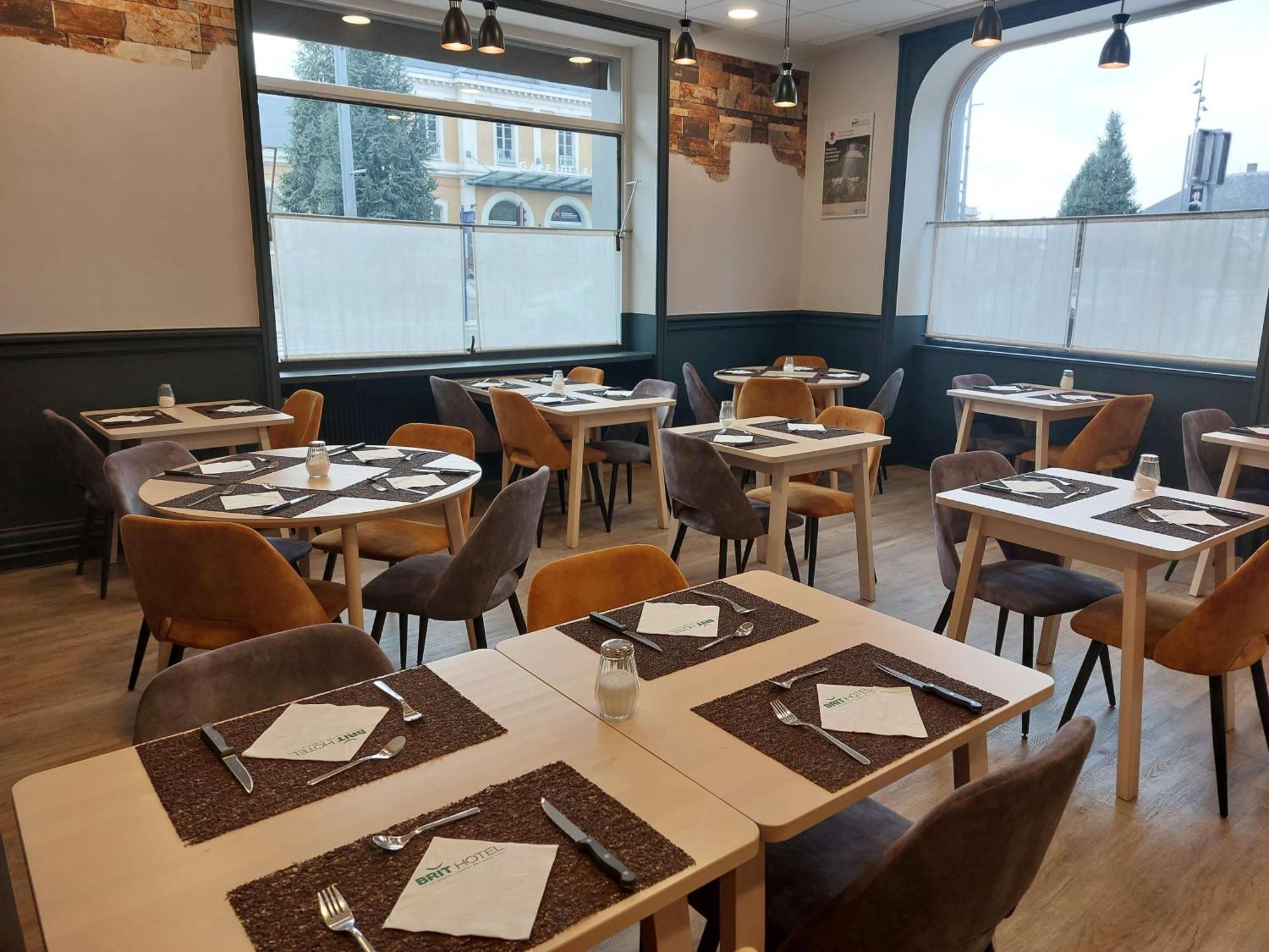 Brit Hotel Roanne - Le Grand Hotel מראה חיצוני תמונה