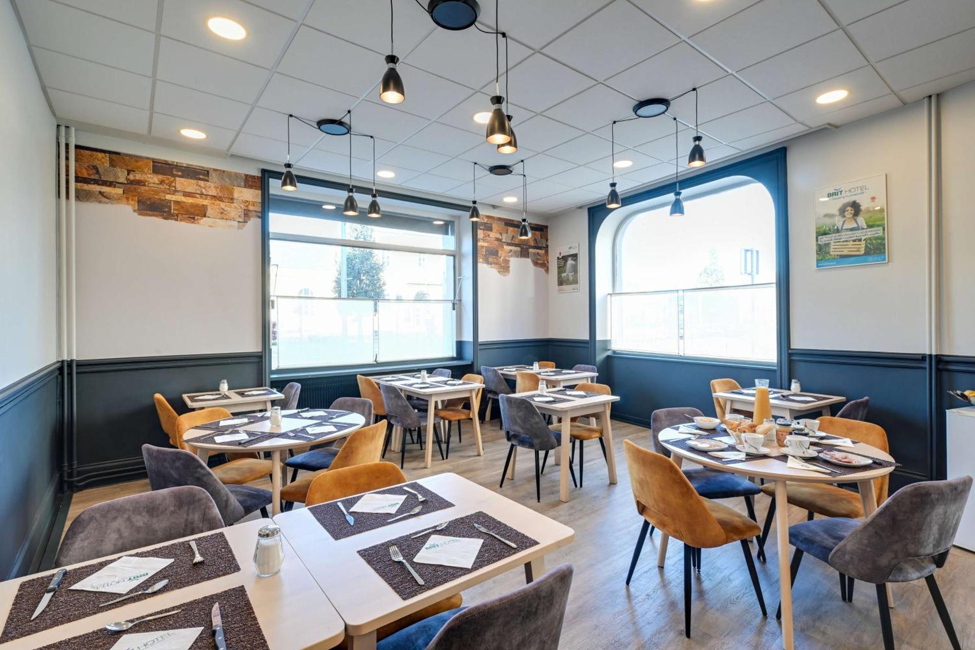 Brit Hotel Roanne - Le Grand Hotel מראה חיצוני תמונה