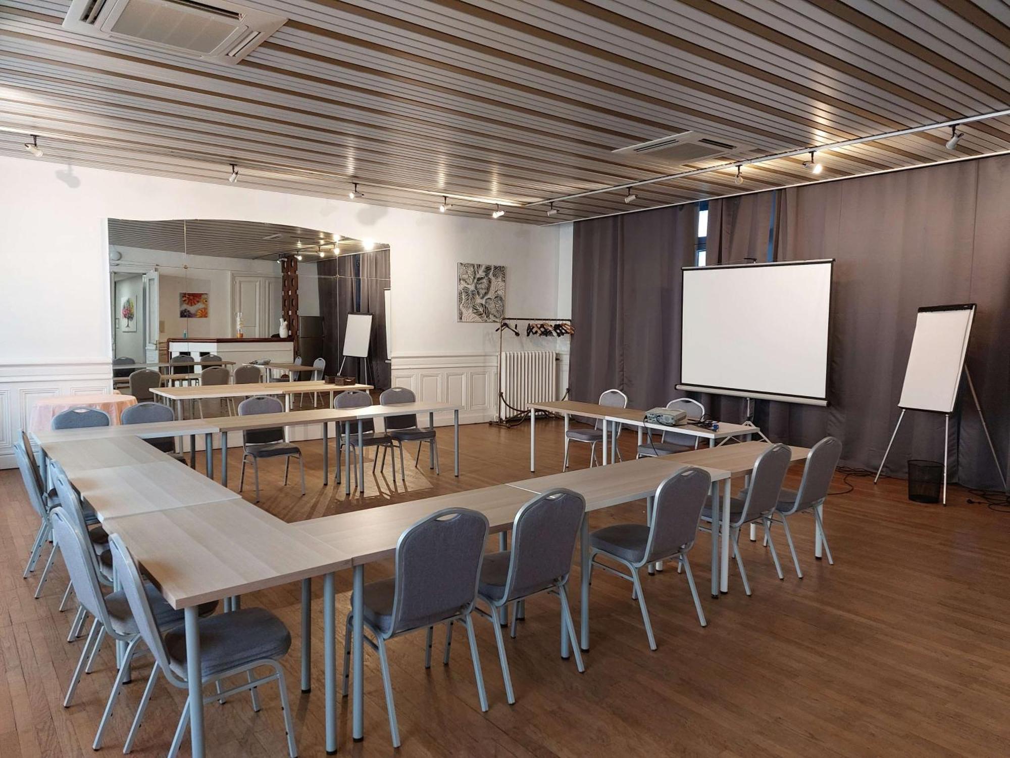 Brit Hotel Roanne - Le Grand Hotel מראה חיצוני תמונה