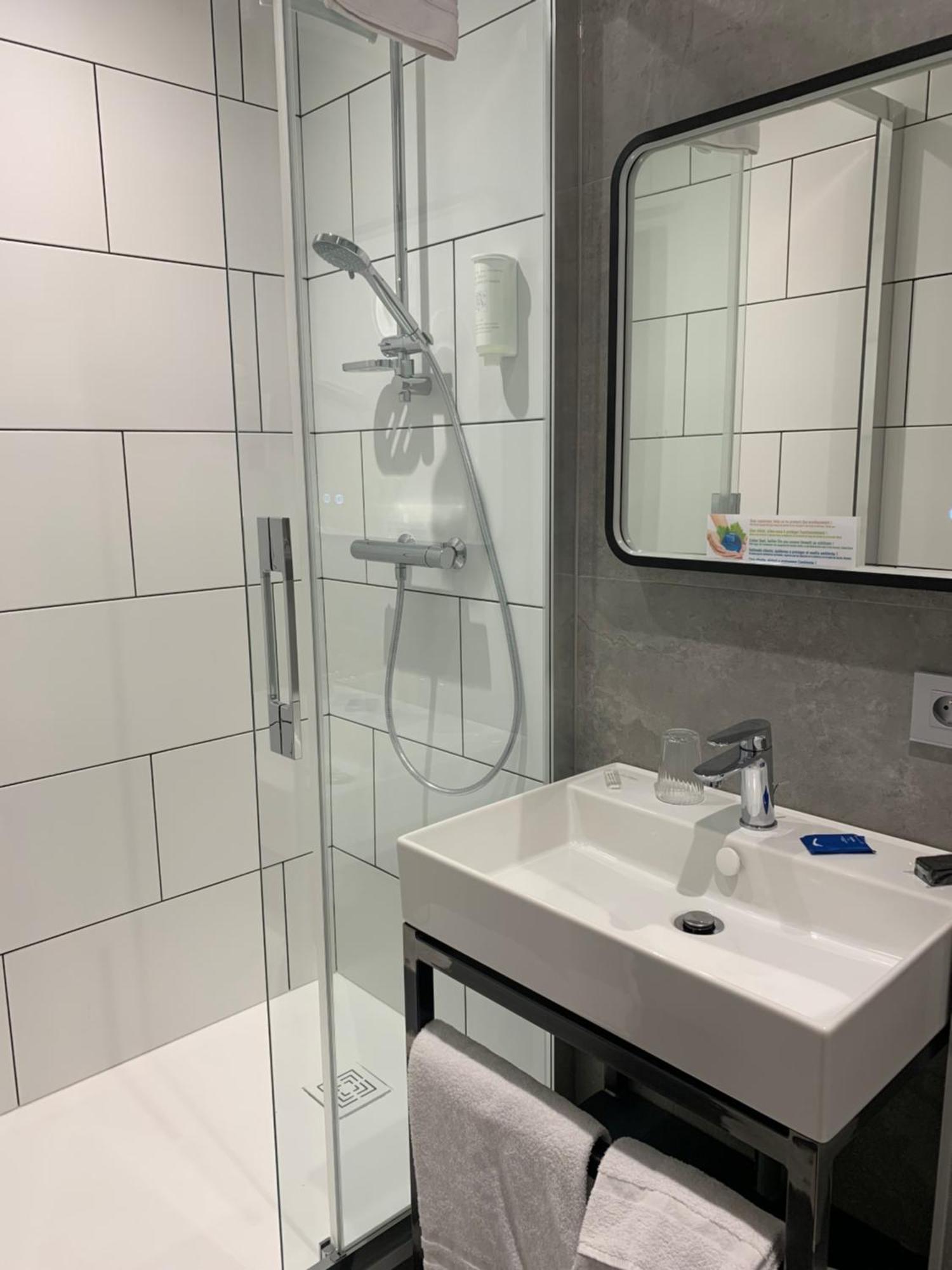 Brit Hotel Roanne - Le Grand Hotel מראה חיצוני תמונה
