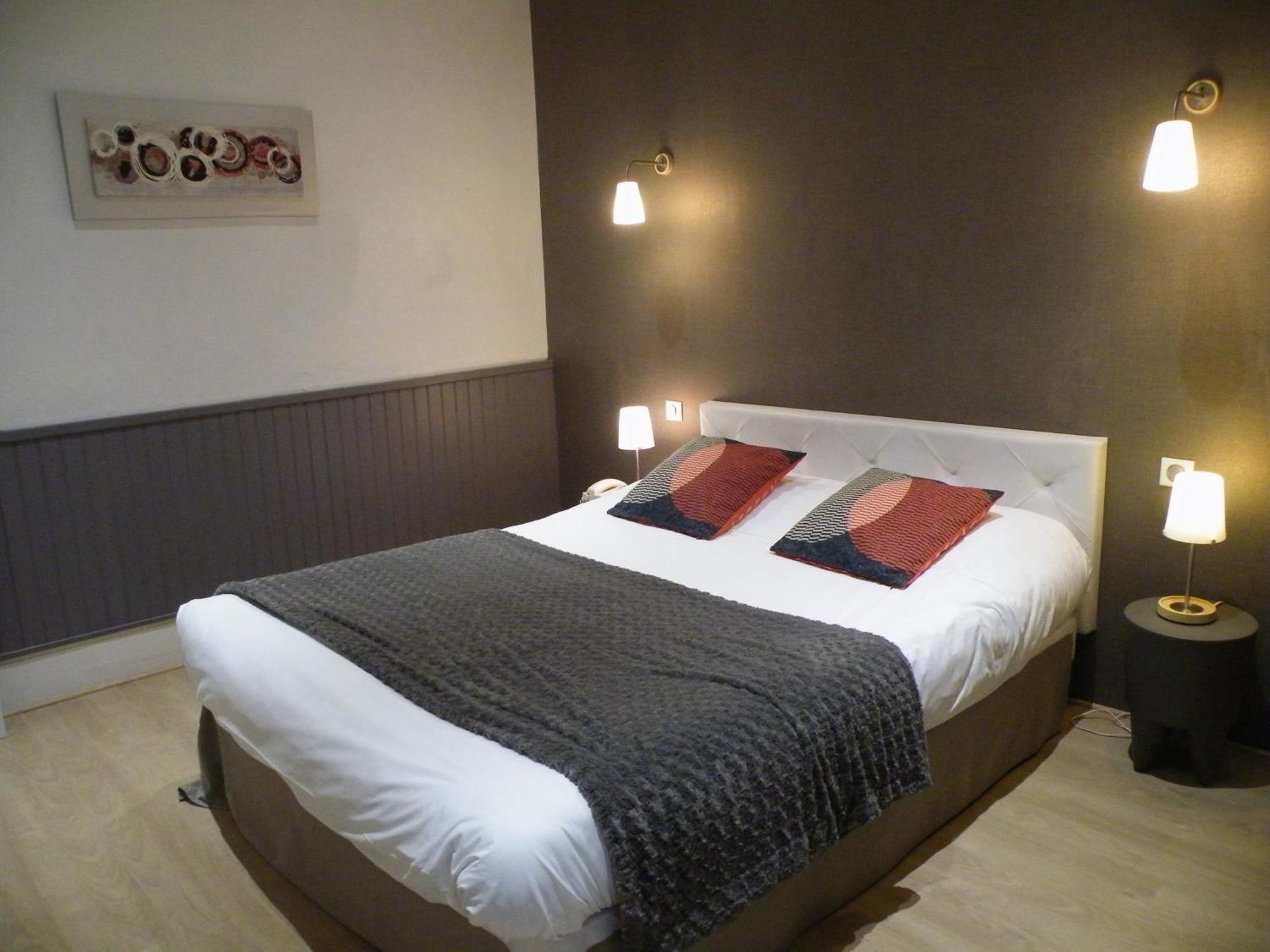 Brit Hotel Roanne - Le Grand Hotel מראה חיצוני תמונה