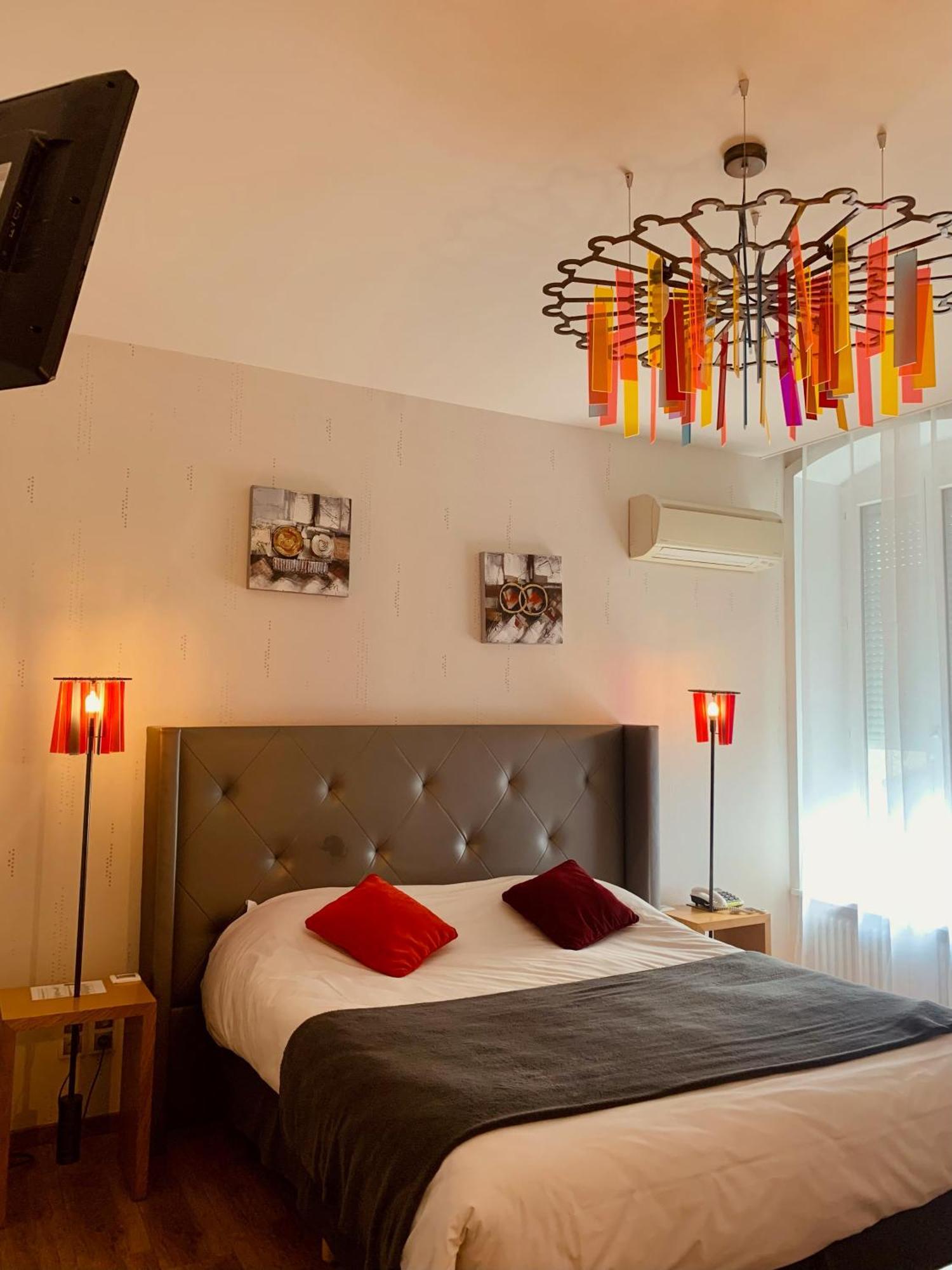 Brit Hotel Roanne - Le Grand Hotel מראה חיצוני תמונה