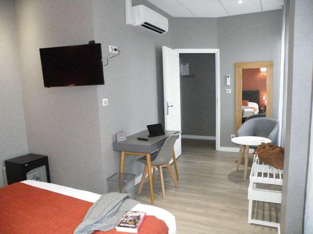 Brit Hotel Roanne - Le Grand Hotel חדר תמונה