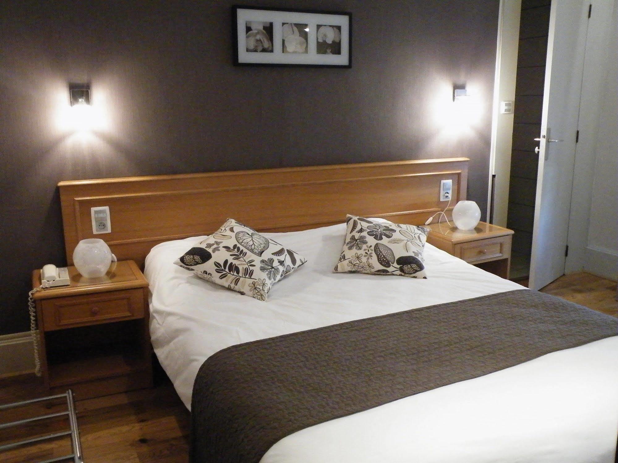 Brit Hotel Roanne - Le Grand Hotel מראה חיצוני תמונה